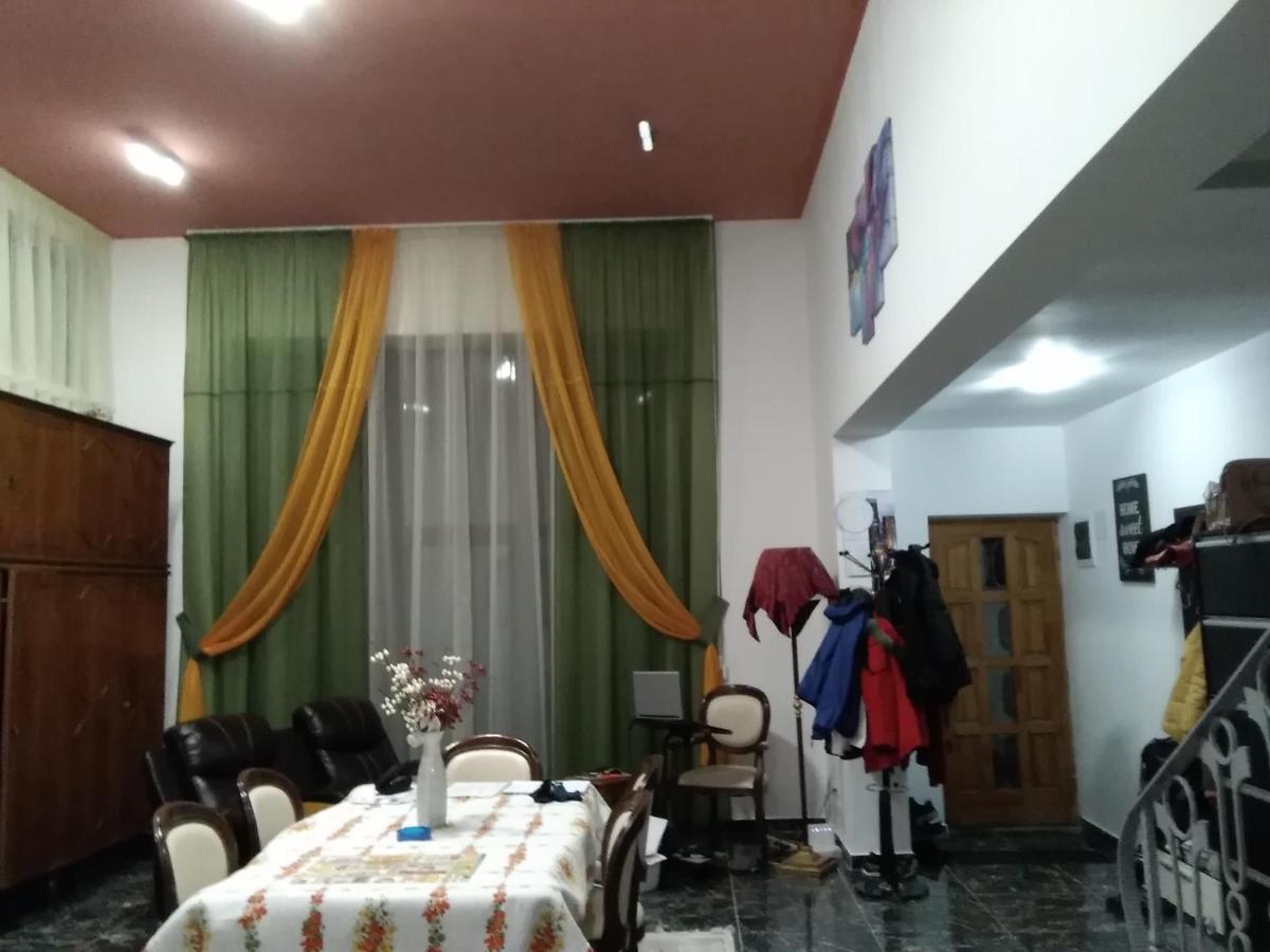 Vanessa * Brașov